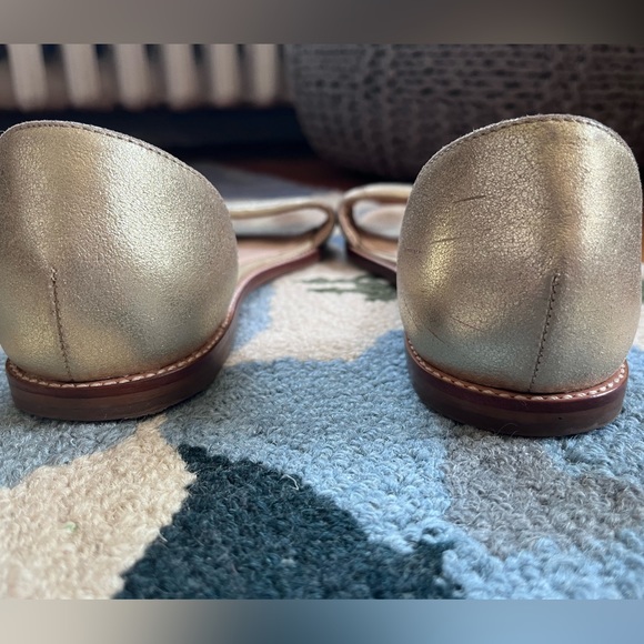 Hello warm weather! Super cute J Crew open toe gold flats, size 7 - Picture 6 of 8